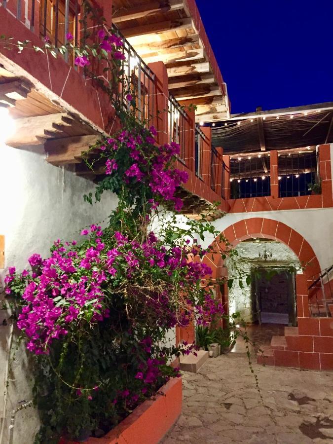 Hotel Hacienda Encantada Real de Catorce エクステリア 写真